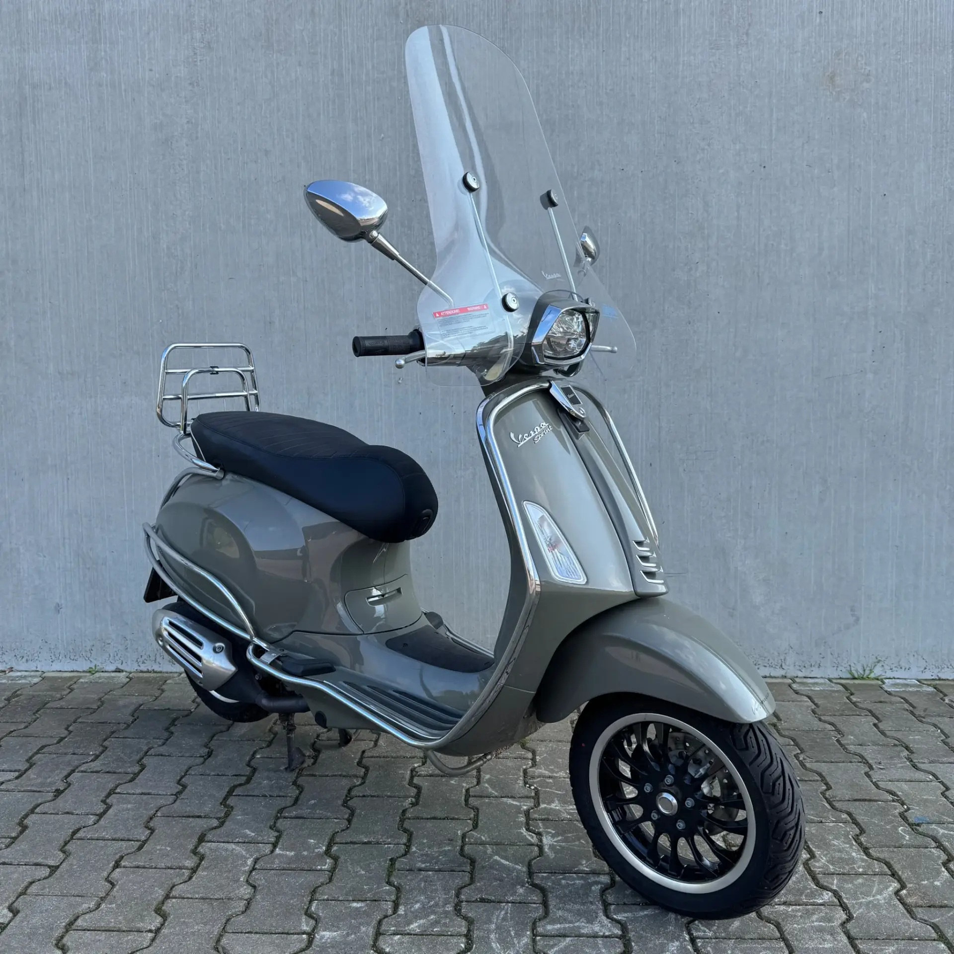 Vespa Sprint Custom Olive Green FJN-84-J