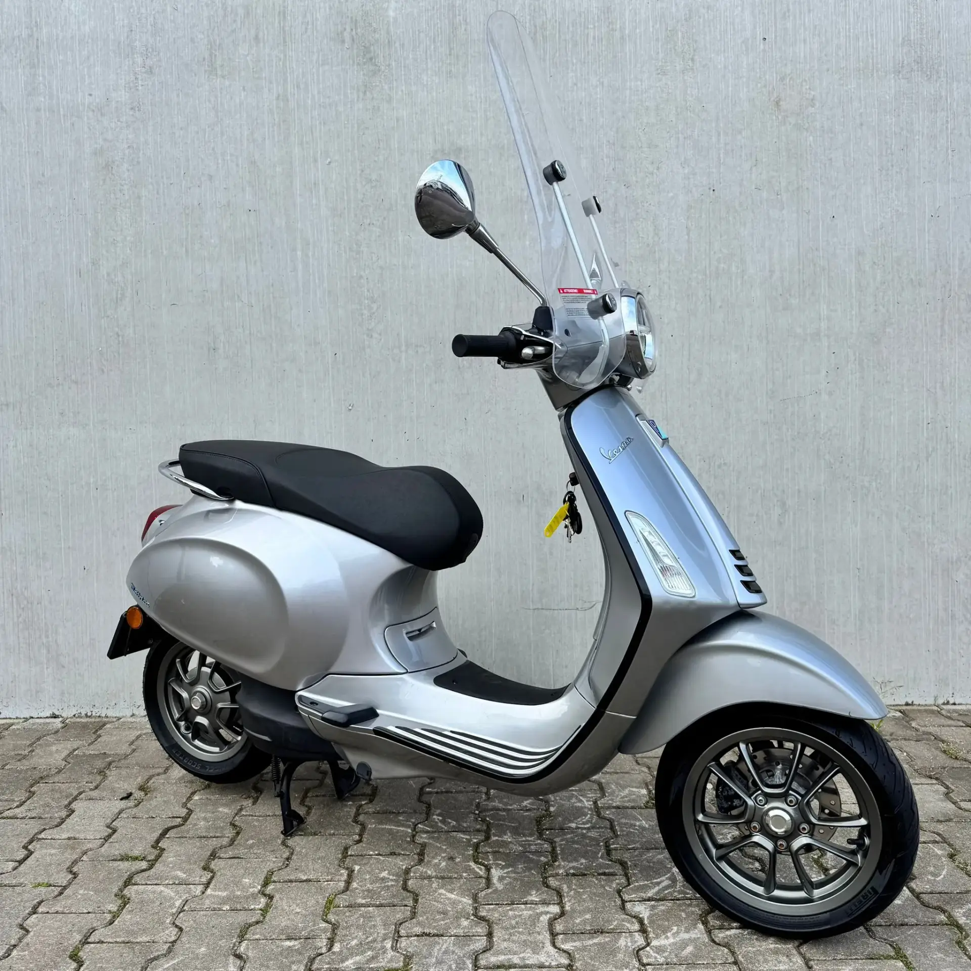 VAT vehicle Vespa Elettrica Grey/Black DXF-40-F