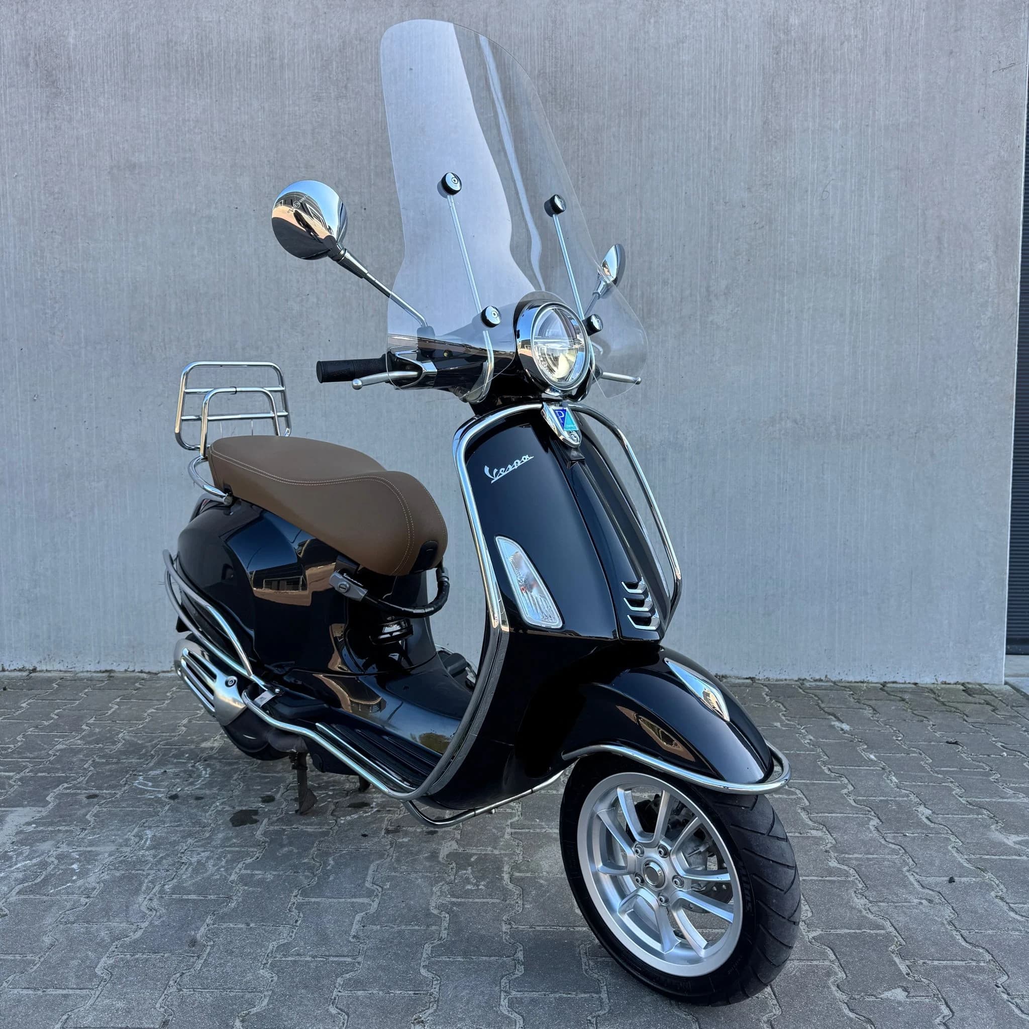 Vespa Primavera Nero Convinto FJJ-79-L