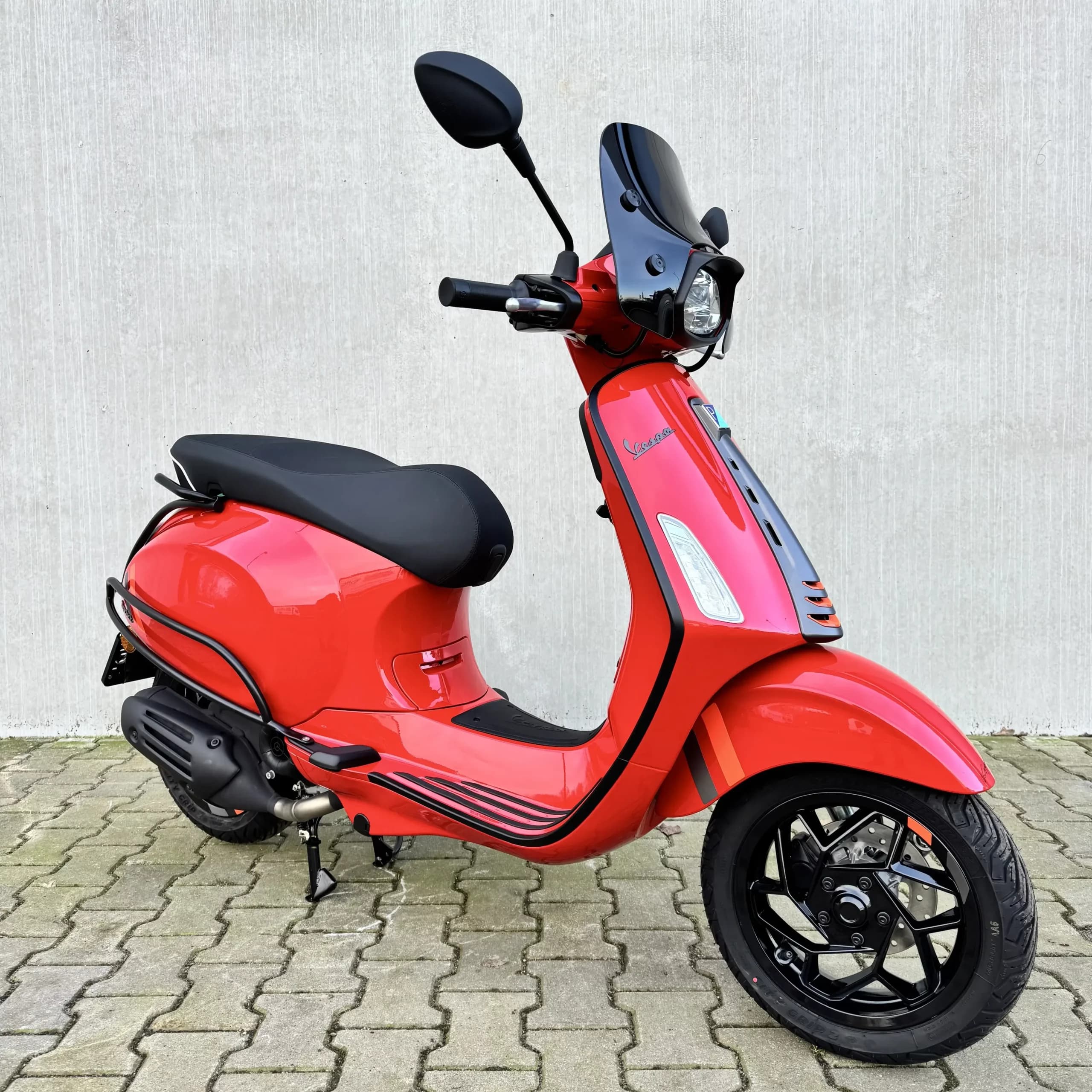 Vespa Sprint Rosso Coraggioso 2026 Package 1