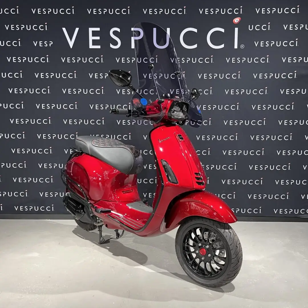 Vespa Sprint - candy red