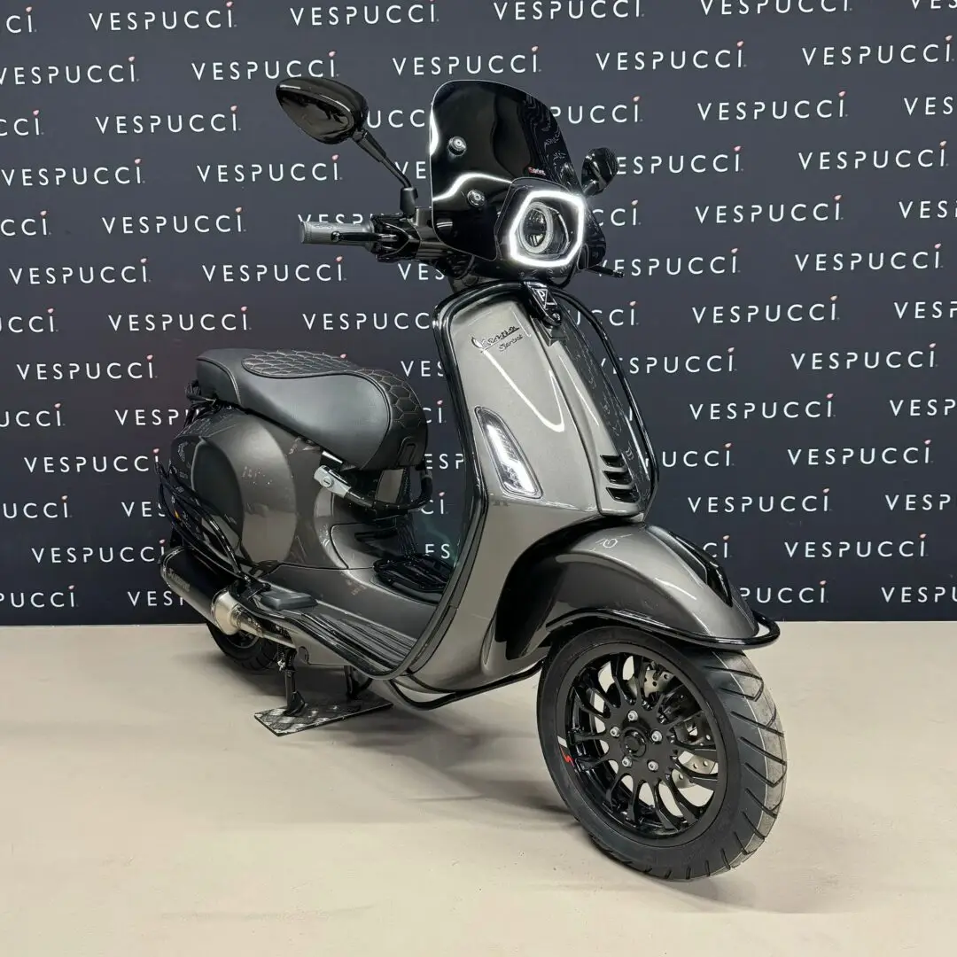 Vespa Sprint - Agaath Grijs