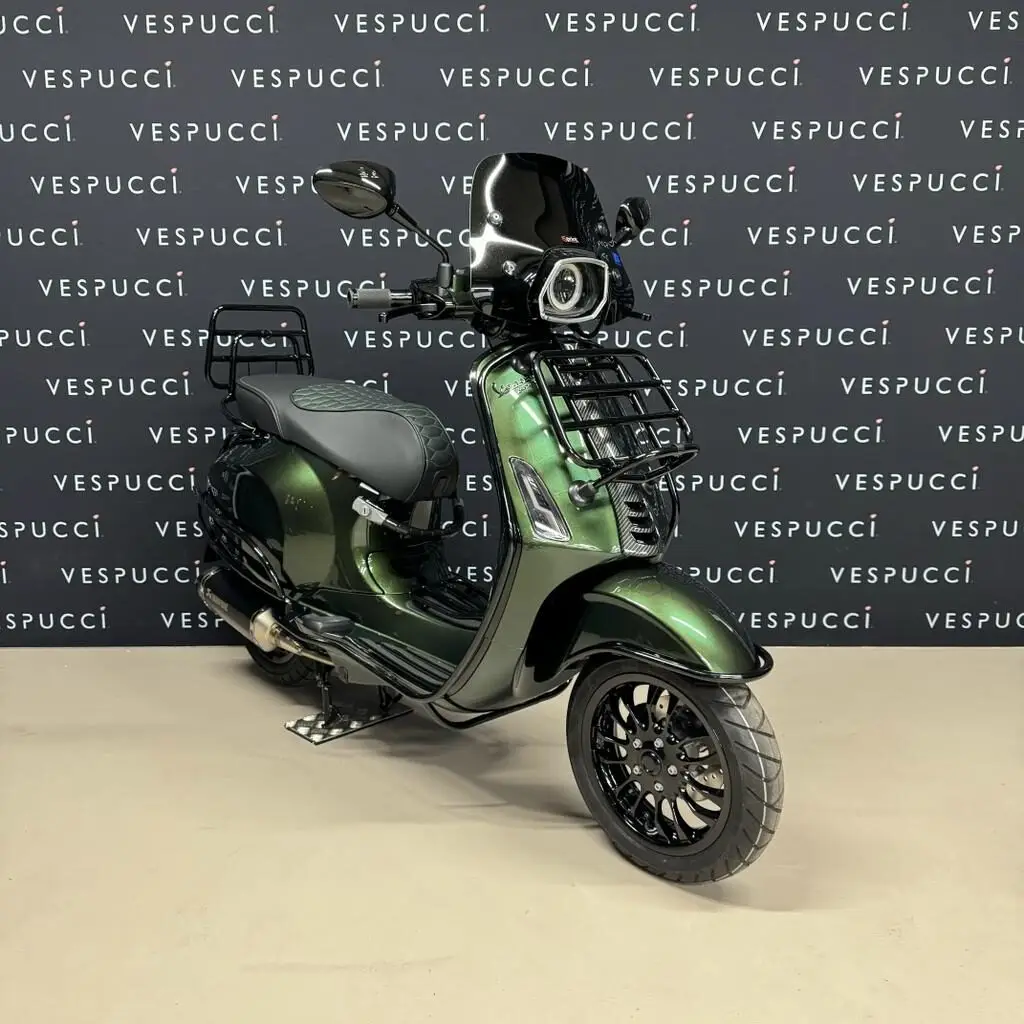 Vespa Sprint - Candy python green