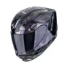 Een motorhelm met een chameleonachtige afwerking in zwart en reflecterende kleuren, de Scorpion Exo-391 Clutter, die stijl en bescherming biedt.