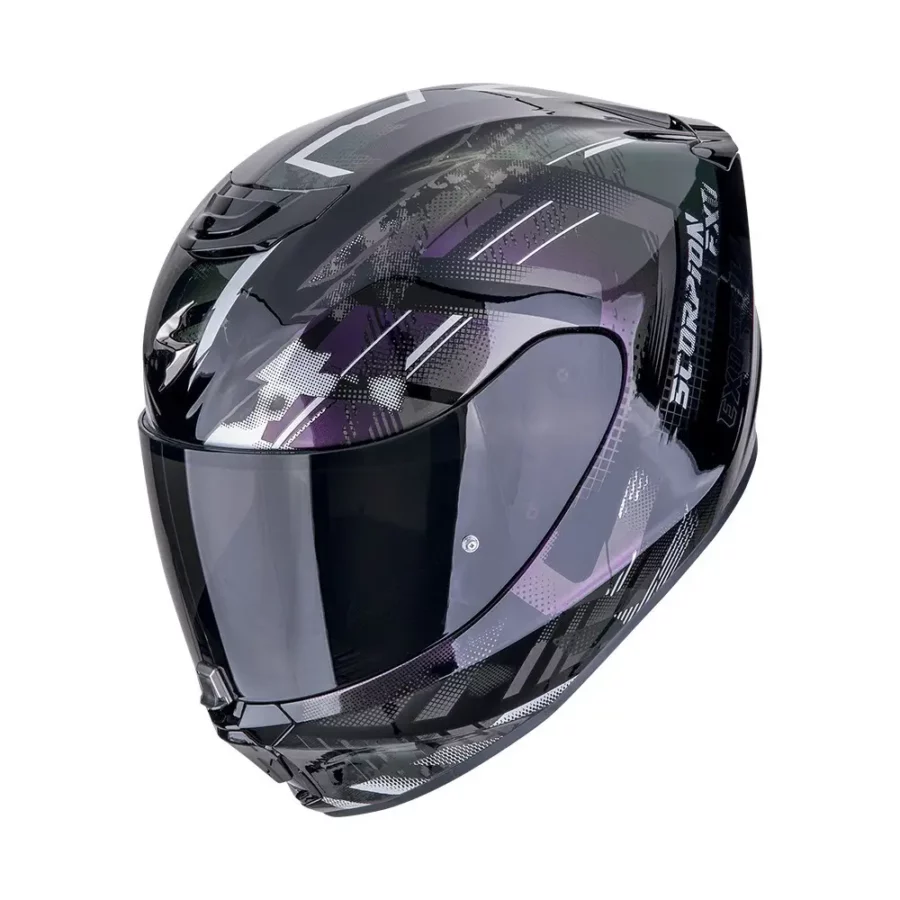 Een motorhelm met een chameleonachtige afwerking in zwart en reflecterende kleuren, de Scorpion Exo-391 Clutter, die stijl en bescherming biedt.