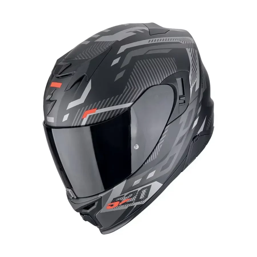 Een motorhelm in mat zwart, zilver en rood, de Scorpion Exo-520 Evo Air Ranka, die geavanceerde ventilatie en bescherming biedt in een sportief ontwerp.