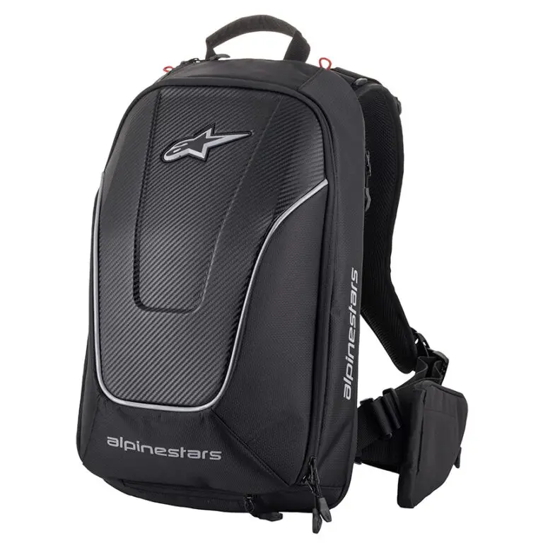 Alpinestars Charger Pro Backpack, een strak design motor rugzak met 22 liter inhoud, uitbreidbaar, laptopvak en rugprotector compartiment.